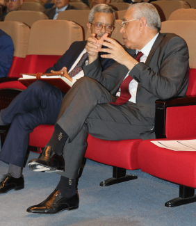 السيد عبد الرشيد طبي، وزير العدل حافظ الأختام رفقة السيد مختار الأخضري، المدير العام للديوان المركزي لقمع الفساد